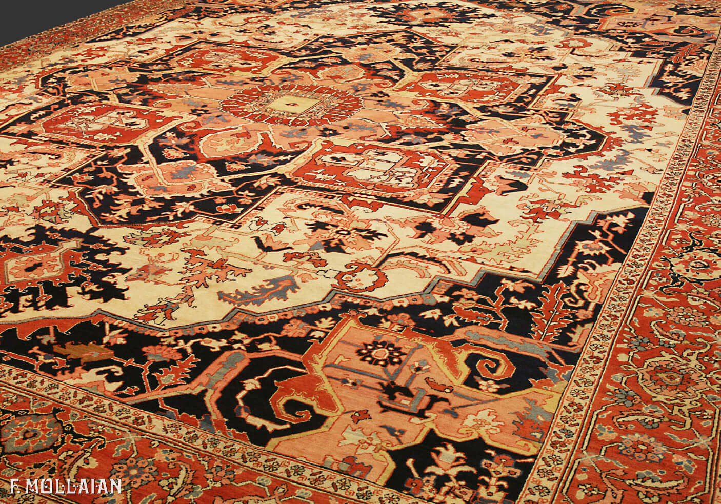 Persian Heriz Serapi Rug n°:64873442